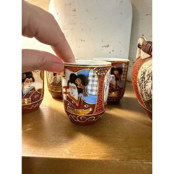 Kutani Handpainted Japan Teapot and 6 Cups Geisha Scene